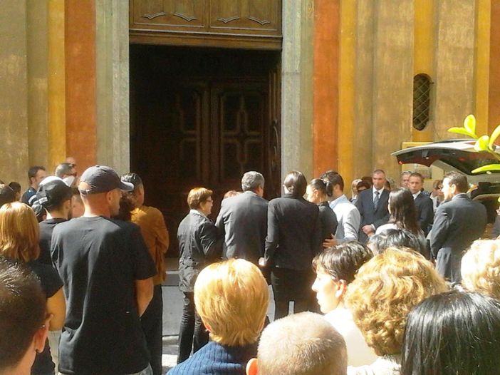 Il funerale (copyright targatocn.it)