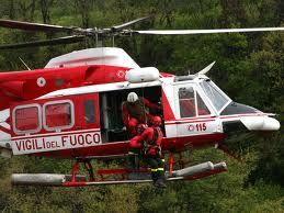 Limone Piemonte: elicottero dei Vigili del Fuoco salva un toro caduto in una buca