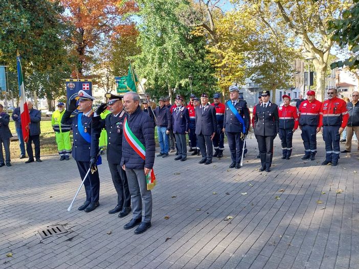 Bra ha reso onore alla Giornata dell’Unità Nazionale e delle Forze Armate Bra ha reso onore alla Giornata dell’Unità Nazionale e delle Forze Armate