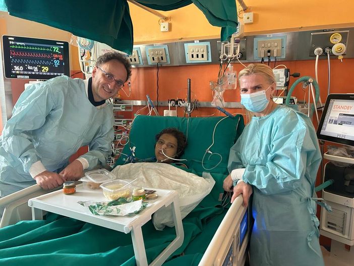 Trapianto di fegato super-urgente salva ragazzo greco arrivato con volo militare in condizioni disperate all'ospedale "Molinette" di Torino Trapianto di fegato super-urgente salva ragazzo greco arrivato con volo militare in condizioni disperate all'ospedale "Molinette" di Torino