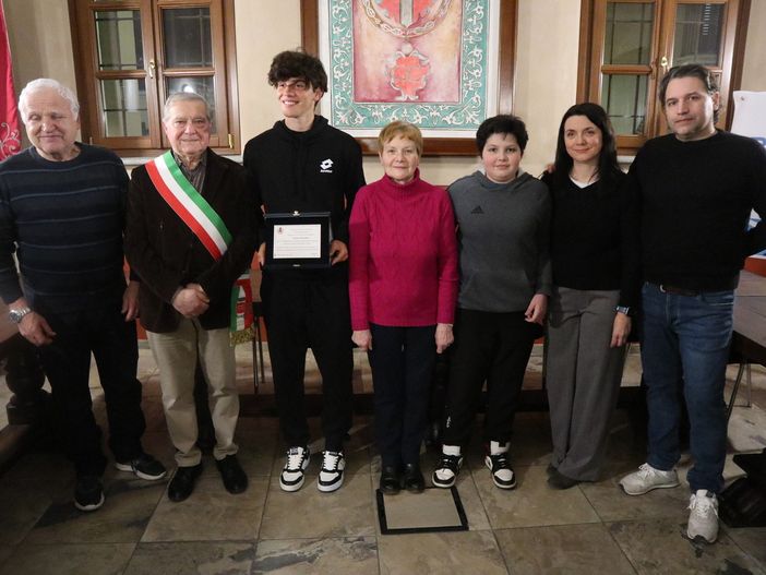 Alcuni momenti della cerimonia tenuta in municipio a Caramagna