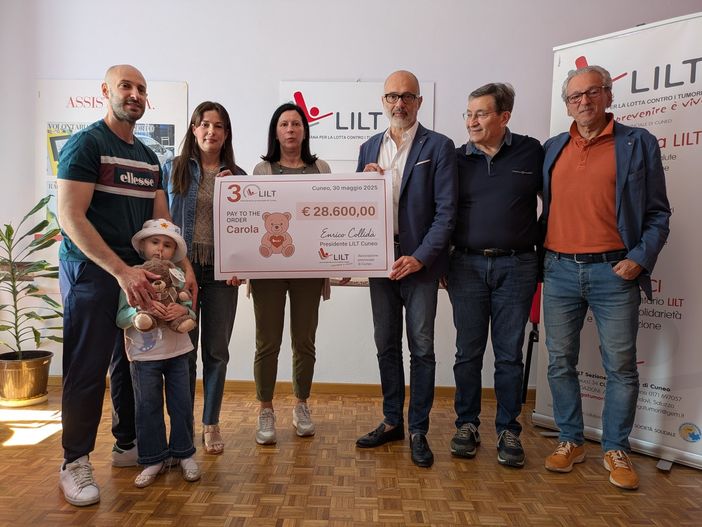 La consegna dell'assegno