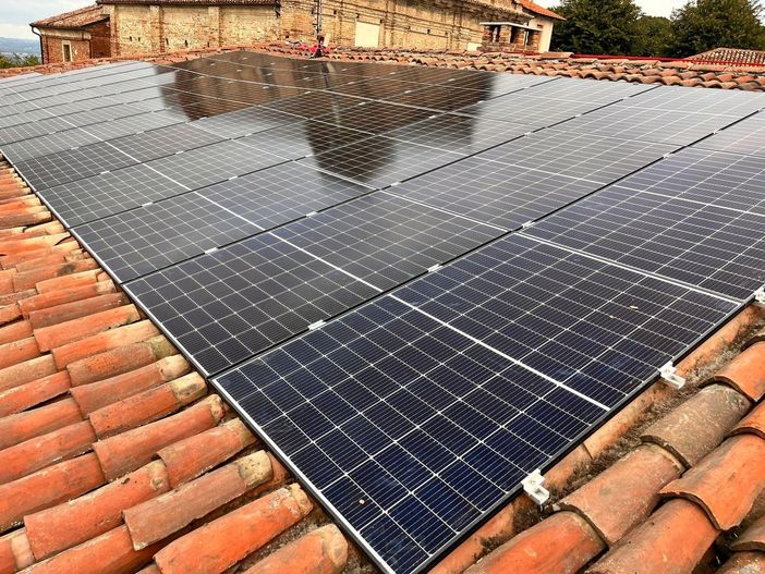 Verduno punta sul sole e diventa autonomo: energia pulita per il Municipio e non solo