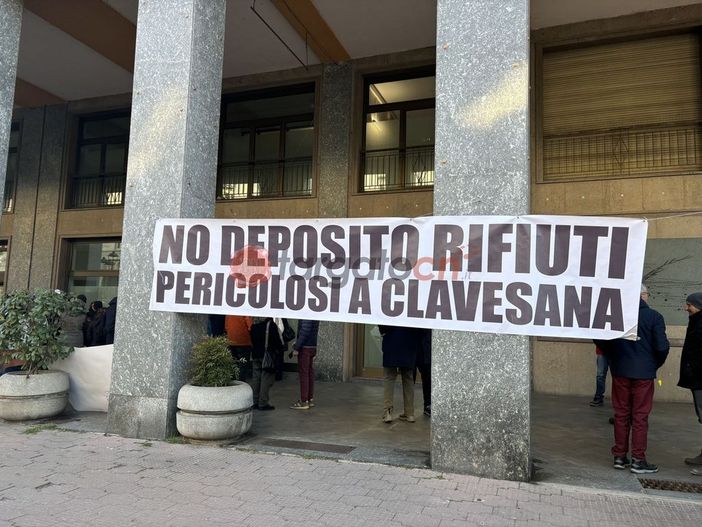 Clavesana, il Comitato contro il deposito rifiuti ricevuto in Comune: "Ci opporemo con ogni mezzo" Clavesana, il Comitato contro il deposito rifiuti ricevuto in Comune: "Ci opporemo con ogni mezzo"