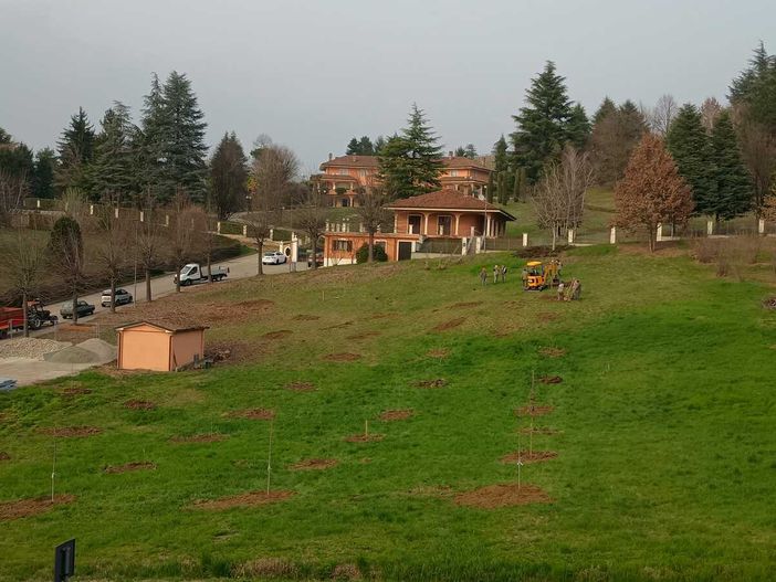 La tartufaia inaugurata a Grinzane La tartufaia inaugurata a Grinzane