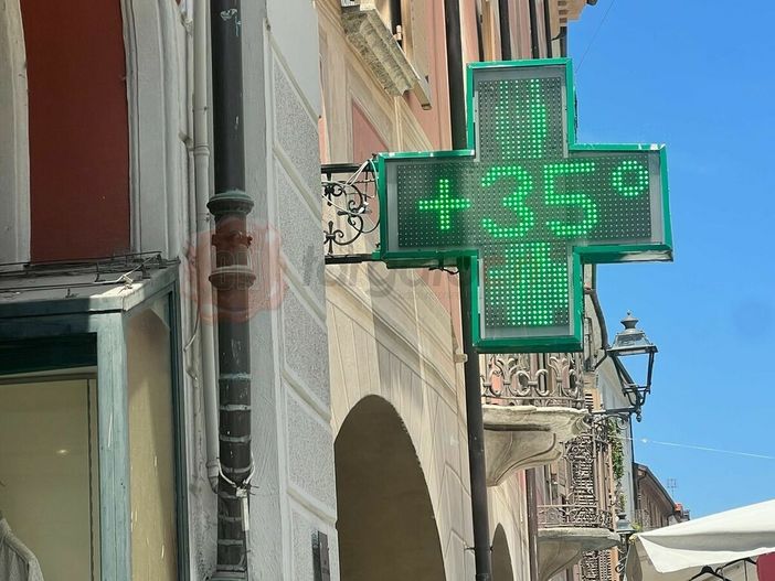 Caldo e umidità in settimana: massime con picchi fino a 38 gradi e notti tropicali Caldo e umidità in settimana: massime con picchi fino a 38 gradi e notti tropicali