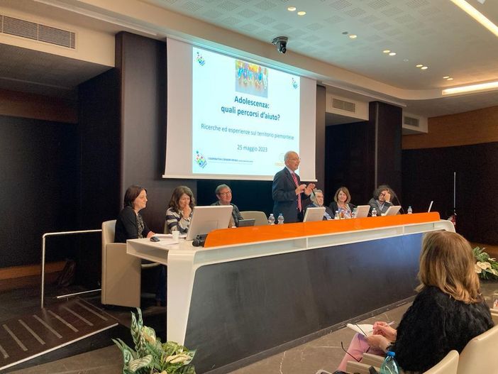 Alcuni momenti del seminario tenuto ieri nei locali della Fondazione Crc di Cuneo