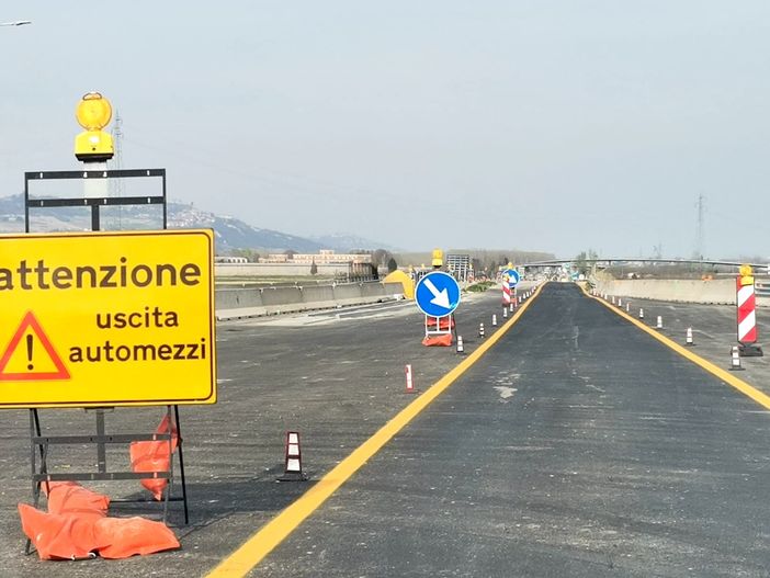Procede il cantiere che da mesi interessa anche la tangenziale di Alba