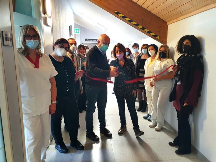 Il taglio del nastro del nuovo ambulatorio