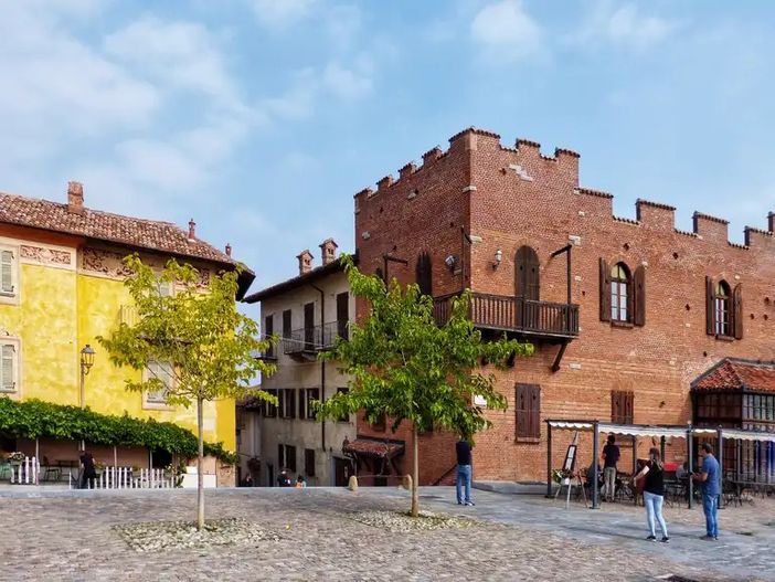 La nuova vita del Belvedere di La Morra: "Può diventare un tempio dell'immaginario" La nuova vita del Belvedere di La Morra: "Può diventare un tempio dell'immaginario"