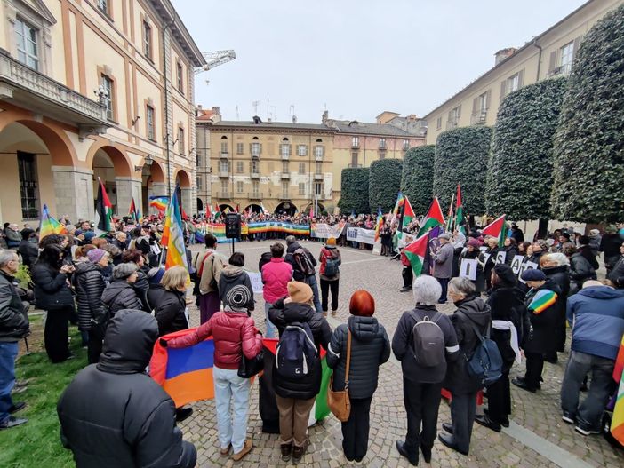 A Cuneo il lungo corteo contro la guerra al grido di "cessate il fuoco" [FOTO e VIDEO]