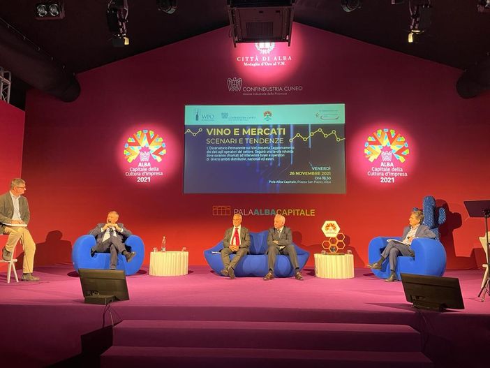 Dove va il mercato vitivinicolo? Il punto sul comparto con l’Osservatorio di Confindustria Cuneo Dove va il mercato vitivinicolo? Il punto sul comparto con l’Osservatorio di Confindustria Cuneo