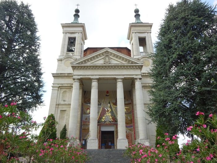 In foto il santuario della Madonna dei Fiori, a Bra