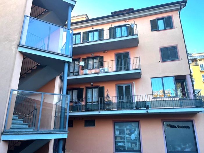 La palazzina di Canelli dove all'alba di mercoledì 23 novembre 2022 si è consumata la tragedia La palazzina di Canelli dove all'alba di mercoledì 23 novembre 2022 si è consumata la tragedia