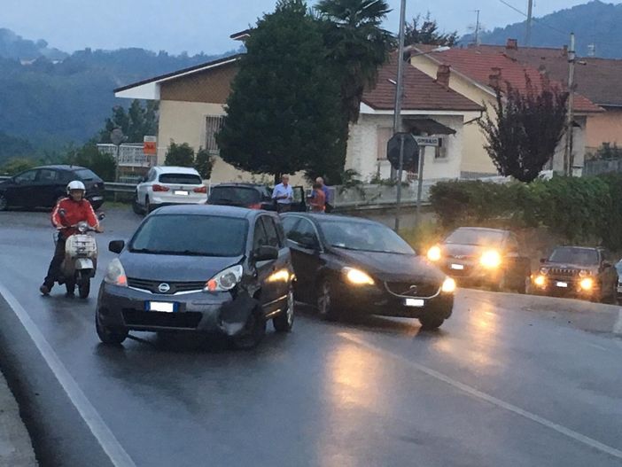 Incidente a Sommariva Perno, lievi disagi per il traffico Incidente a Sommariva Perno, lievi disagi per il traffico