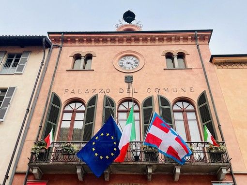 Il municipio di Alba Il municipio di Alba