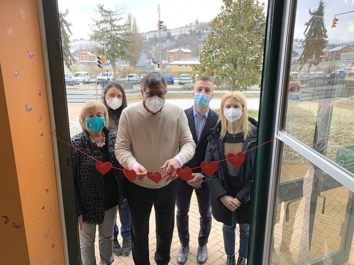 Coronavirus, abbracci alla Casa di riposo Ravone di Santo Stefano Belbo