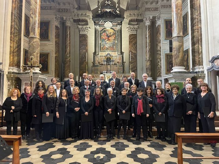 Emozionante concerto a San Michele Mondovì con le corali “Due Torri-Monica Tarditi" e "Convivio"