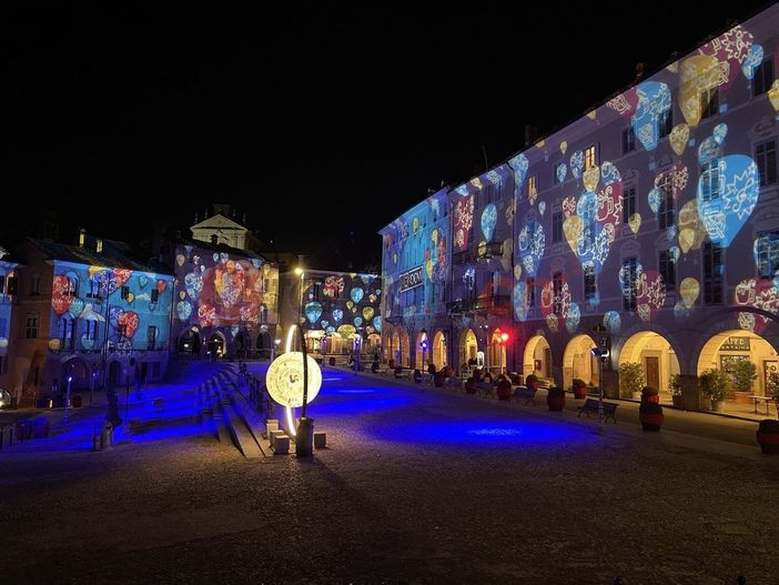 Il mapping "Luci a Piazza" di Mondovì