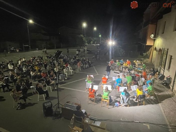 A Villanova Mondovì successo per "Bandautori", concerto di ripartenza per la banda musicale