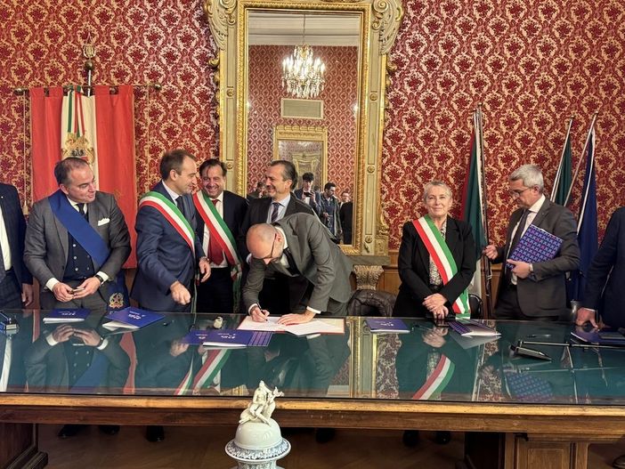 Cuneo firma il patto con Savona e Torino per il potenziamento delle infrastrutture. Boselli: "Documento pieno di paura di parlar chiaro"