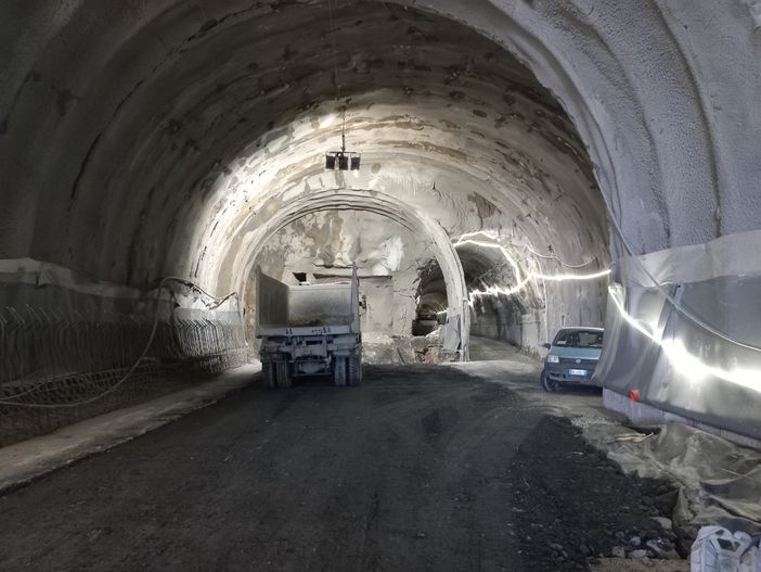 Tunnel di Tenda, lo stato dei lavori a pochi giorni dalla riapertura impossibile Tunnel di Tenda, lo stato dei lavori a pochi giorni dalla riapertura impossibile