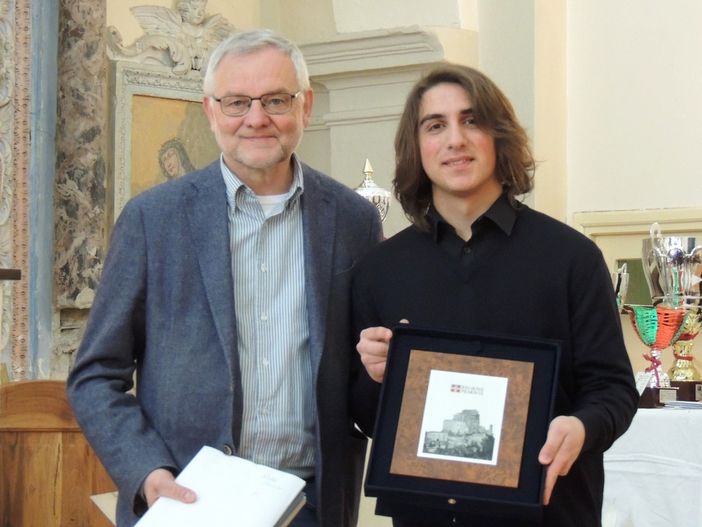 Al  concorso nazionale di chitarra “Ansaldi” partecipanti da tutta Italia e anche dall'estero