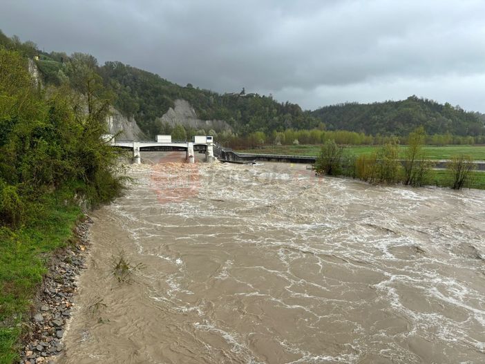 Il Tanaro in piena ieri a Clavesana Il Tanaro in piena ieri a Clavesana