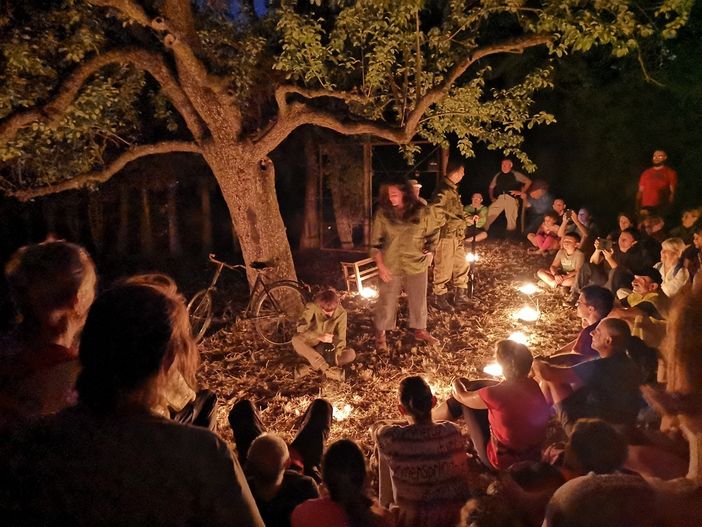 In Roero tornano i “Notturni nelle Rocche” le camminate con animazioni teatrali In Roero tornano i “Notturni nelle Rocche” le camminate con animazioni teatrali