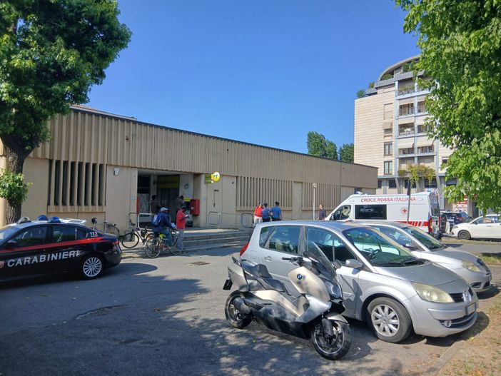 Saluzzo, intervento delle Forze dell'Ordine davanti alla Posta Saluzzo, intervento delle Forze dell'Ordine davanti alla Posta