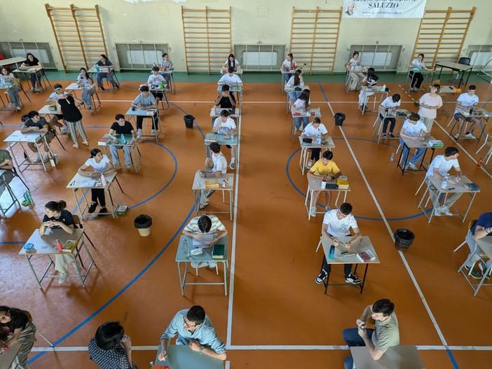 Saluzzo, studenti alla prova di Maturità nella palestra del liceo Bodoni