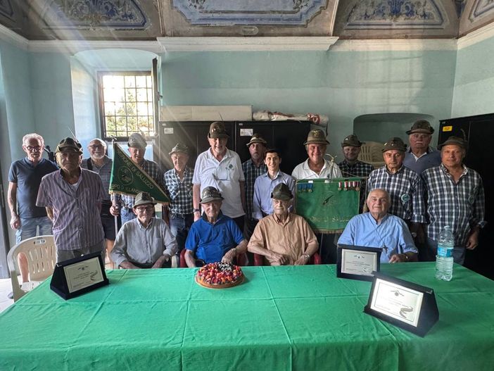 Festa a Villanovetta di Verzuolo per gli Alpini ultranovantenni iscritti alla Gruppo locale