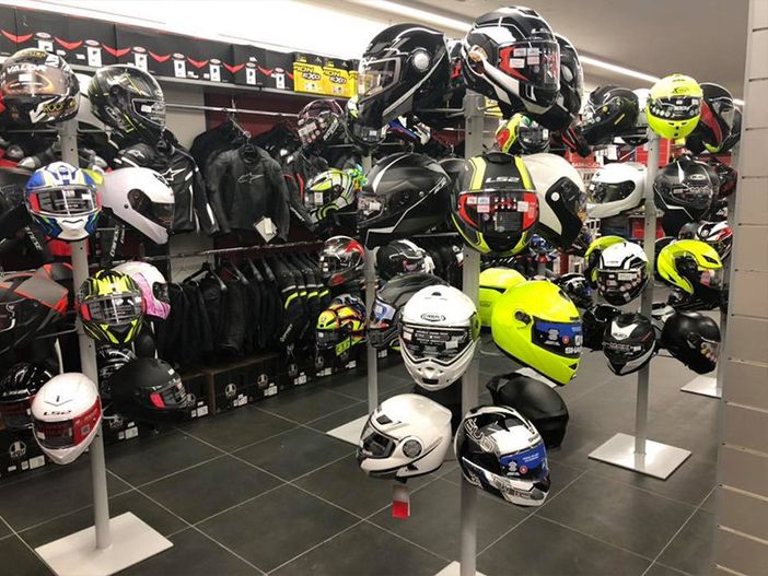 Motoabbigliamento.it: l’affidabilità su strada passa anche dalla scelta dell’equipaggiamento