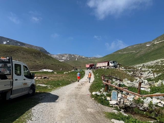 Grandi manovre sul Colle Fauniera: iniziati oggi i lavori di asfaltatura