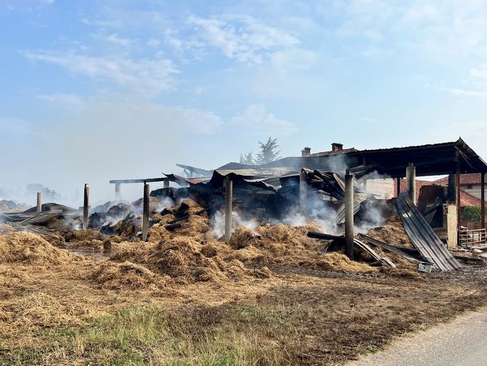 Lo stabile interessato dall'incendio