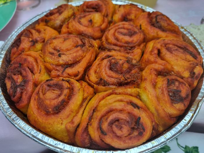 In foto il piatto calabrese della pitta alla sardella In foto il piatto calabrese della pitta alla sardella