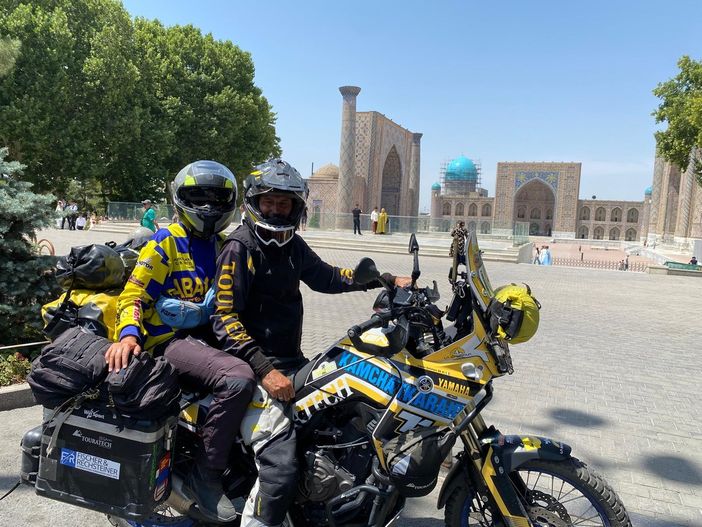 Due cuneesi lungo la Via della Seta: 18.000 km in moto attraverso 16 Paesi asiatici Due cuneesi lungo la Via della Seta: 18.000 km in moto attraverso 16 Paesi asiatici