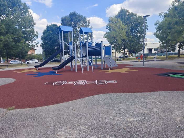 Il nuovo parco giochi nell'area pubblica di via Lattanzi a Saluzzo