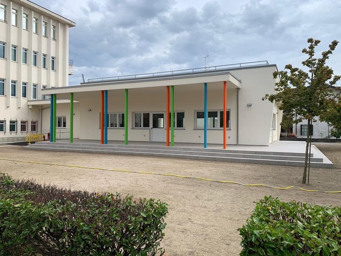 La nuova mensa della scuola primaria dell'Istituto comprensivo Papa Giovanni di Savigliano La nuova mensa della scuola primaria dell'Istituto comprensivo Papa Giovanni di Savigliano