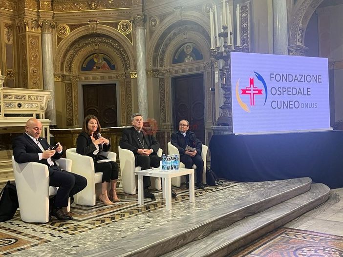 L'immagine della presentazione di aprile 2024