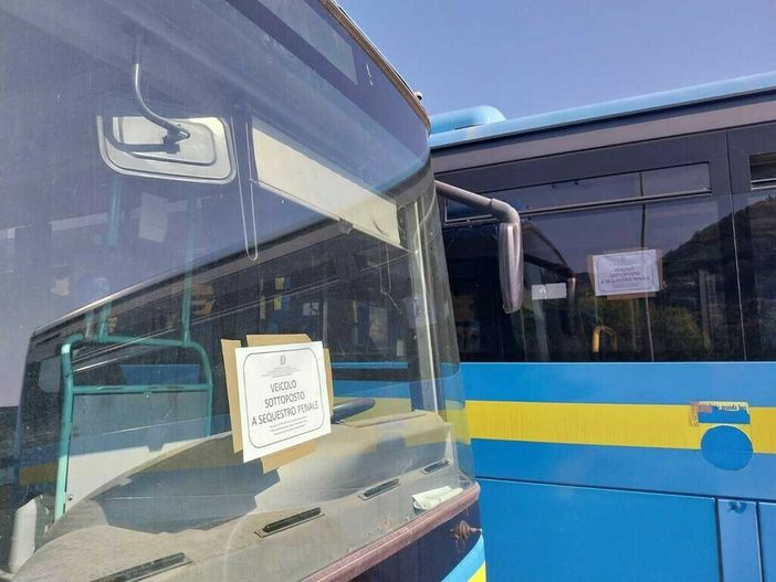 I bus sequestrati Foto Sara Balestra