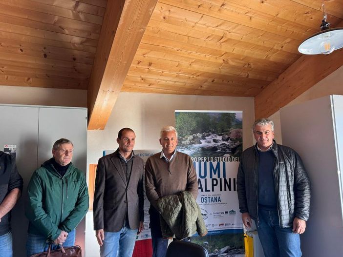 La Provincia di Cuneo visita ALPSTREAM, centro di eccellenza per la ricerca sui fiumi alpini in valle Po La Provincia di Cuneo visita ALPSTREAM, centro di eccellenza per la ricerca sui fiumi alpini in valle Po