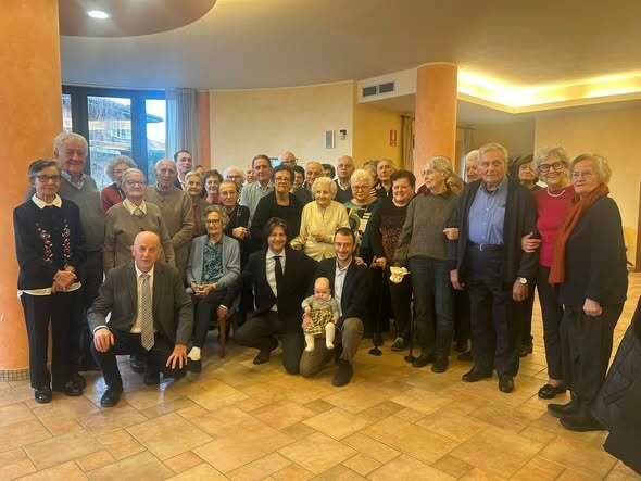 Serralunga, il pranzo degli anziani tra comunità e attenzione alla sicurezza