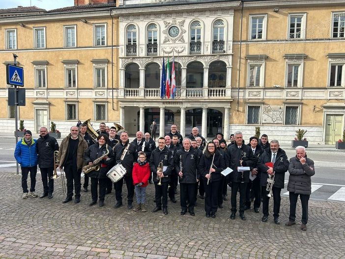 La Banda Musicale di Mondovì ha portato la musica per le vie di Breo festeggiando Santa Cecilia La Banda Musicale di Mondovì ha portato la musica per le vie di Breo festeggiando Santa Cecilia