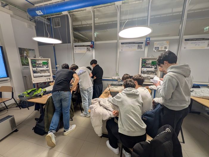 Fossano, l'Istituto Vallauri e Schneider Electric fanno squadra: una collaborazione d’eccellenza per formare i tecnici del futuro