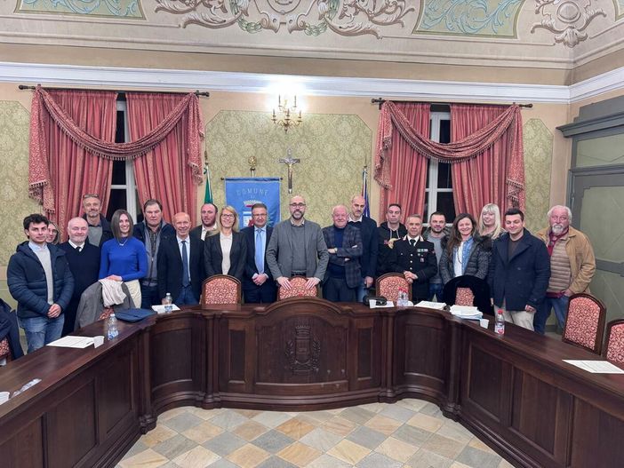 Il Consiglio provinciale riunito a Envie: approvati bilancio, protocolli strategici e provvedimenti su viabilità e gestione faunistica