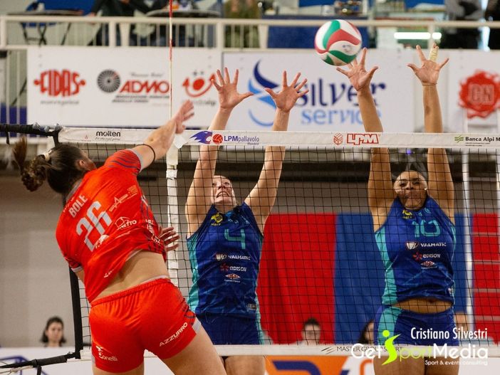 Una immagine del match tra il Mondovì Volley e il Cogne Aosta (foto Cristiano Silvestri) Una immagine del match tra il Mondovì Volley e il Cogne Aosta (foto Cristiano Silvestri)