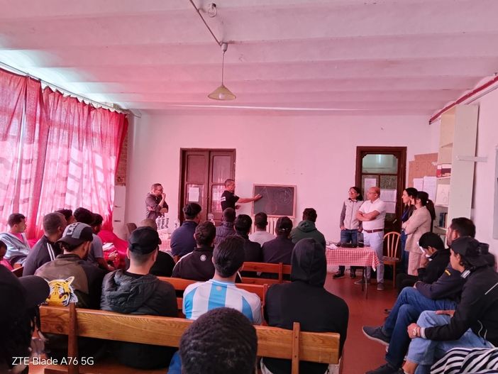 Dopo la tragedia sulla statale 28, realizzato un corso di educazione stradale per i migranti Dopo la tragedia sulla statale 28, realizzato un corso di educazione stradale per i migranti