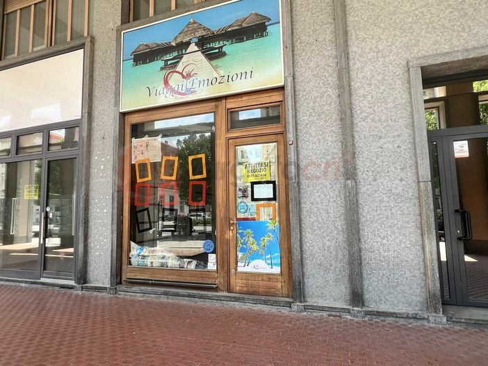 Viaggi & Emozioni sei mesi dopo: locale in affitto e clienti ancora in attesa dei rimborsi Viaggi & Emozioni sei mesi dopo: locale in affitto e clienti ancora in attesa dei rimborsi