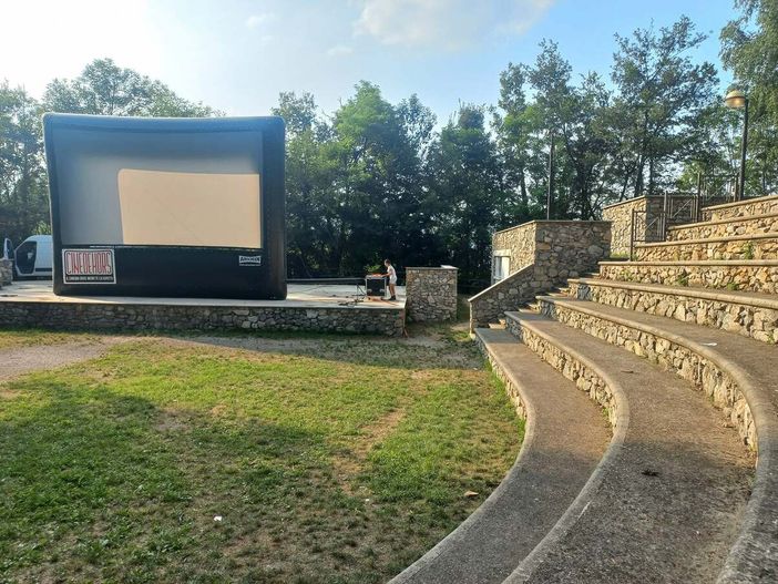 Cinema sotto le stelle: a Monserrato torna l’anfiteatro del grande schermo Cinema sotto le stelle: a Monserrato torna l’anfiteatro del grande schermo